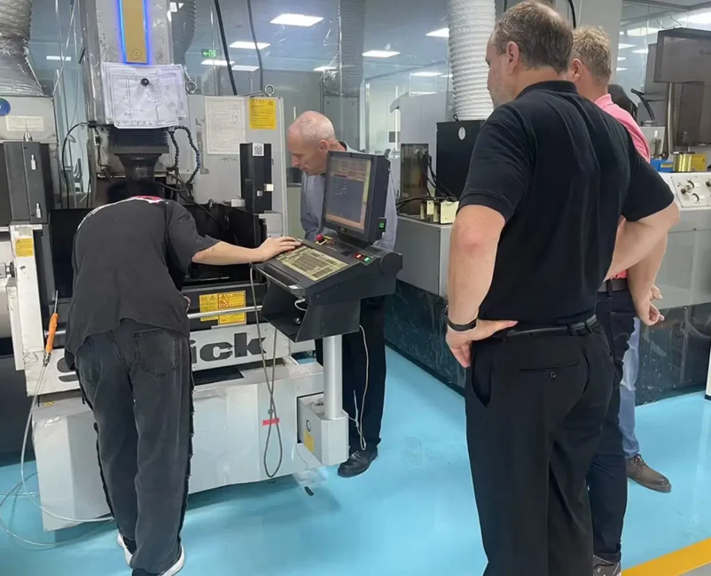 Customers visit the Sundi Mfg factory